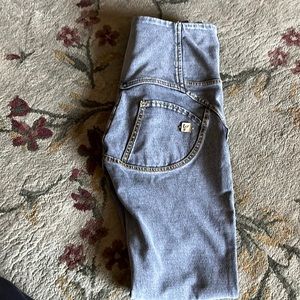 Freddy high waisted but lofotimg skinny jeans/ full length